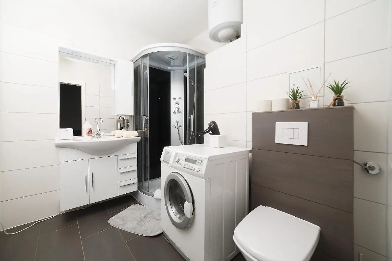Brand-New Apartments On Shopping Street In Schoenbrunn With Lift Access Viena